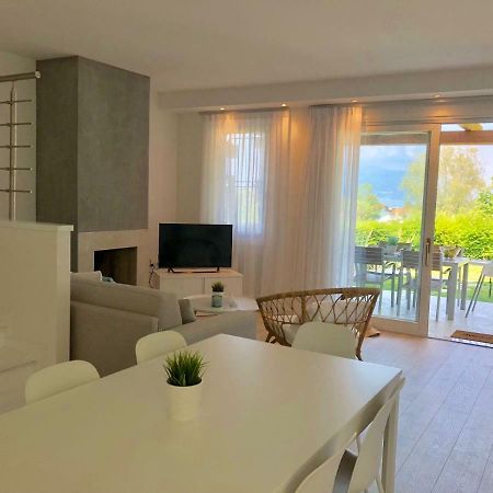 Italia Living Villa Паденге-суль-Гарда Экстерьер фото
