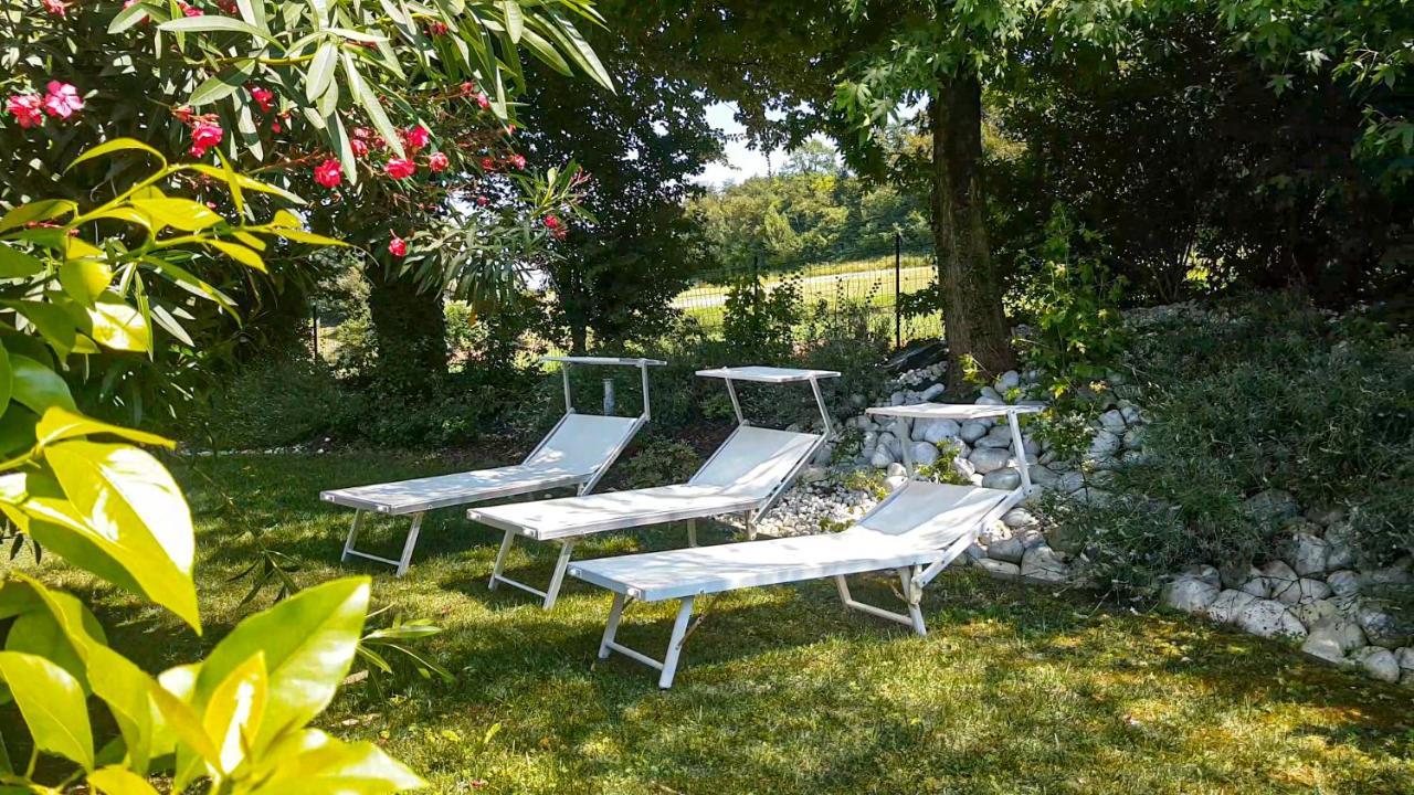 Italia Living Villa Паденге-суль-Гарда Экстерьер фото