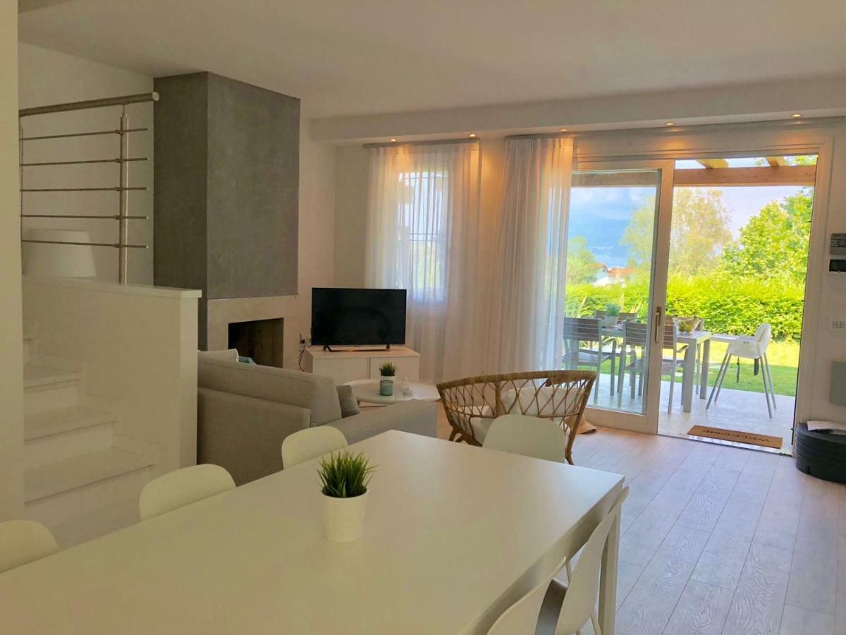 Italia Living Villa Паденге-суль-Гарда Экстерьер фото
