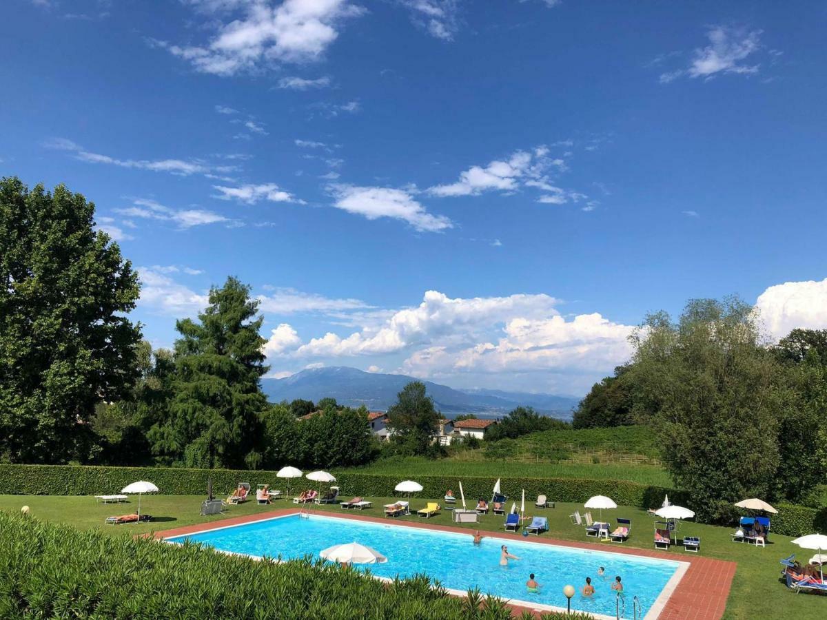 Italia Living Villa Паденге-суль-Гарда Экстерьер фото