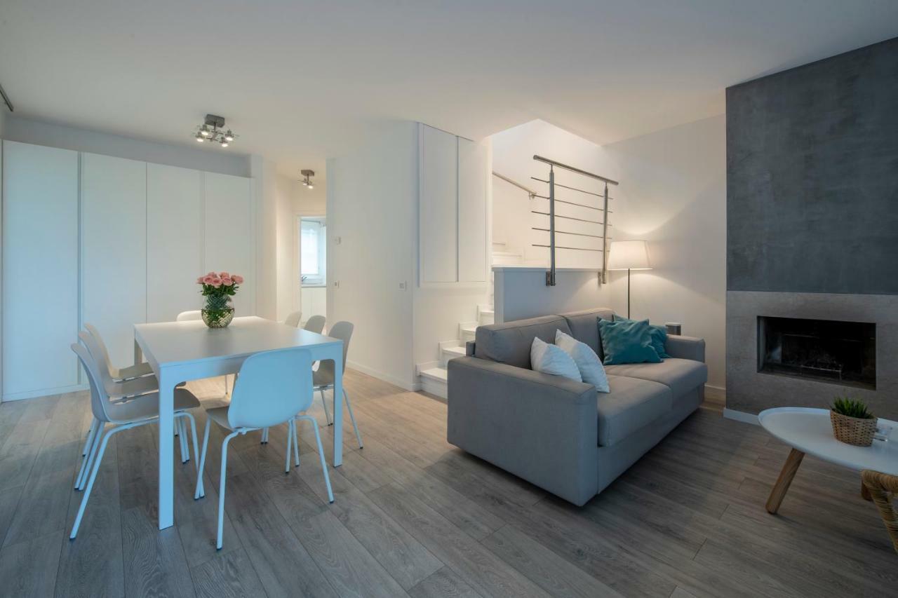 Italia Living Villa Паденге-суль-Гарда Экстерьер фото